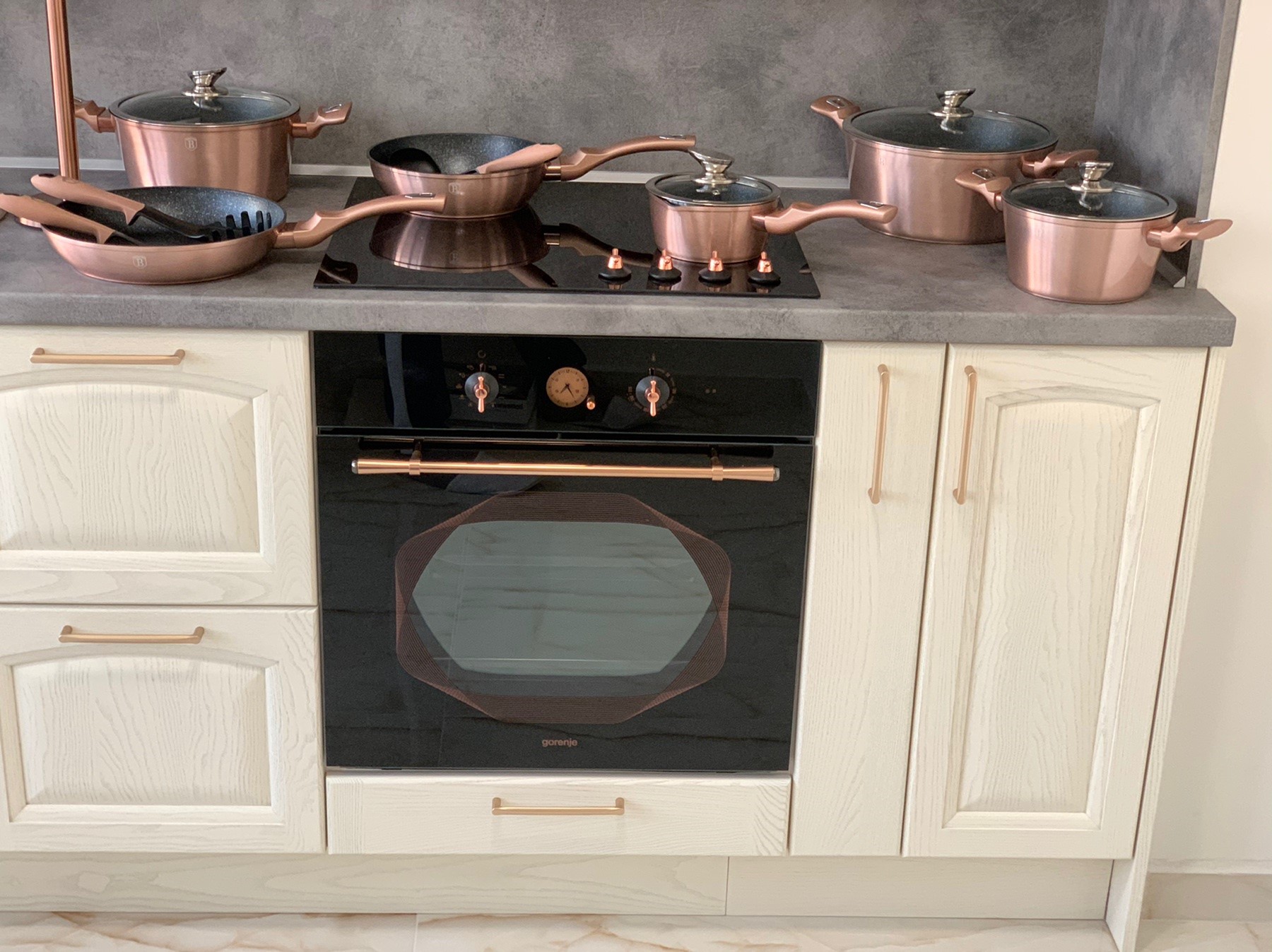 Кухни по поръчка – проект 105 Апостола на Реалноста от СИДИ СТИЛ